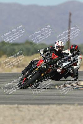 media/Oct-13-2025-Moto Forza (Mon) [[a66d839500]]/3-B Group/Session 3 (Turn 16)/